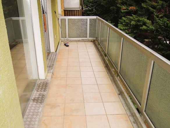 VERMIETET! Großzügige, sonnige 2 Zimmerwohnung mit Wohnküche und Balkon – Bornheim Grenze Ostend
