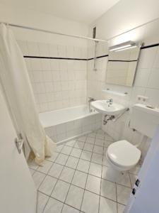 VERMIETET! WOW! TOP SKYLINEBLICK + POOL+SAUNA im Haus! Großes 1 Zimmer Apartment mit Balkon. – Sachsenhausen nahe Lokalbahnhof