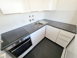 VERMIETET! WOW! TOP SKYLINEBLICK + POOL+SAUNA im Haus! Großes 1 Zimmer Apartment mit Balkon. – Sachsenhausen nahe Lokalbahnhof