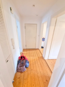 VERMIETET! Gemütliche 2-Zimmer Dachgeschosswohnung mit Tageslicht Duschbad und Einbauküche – mitten in Fußgängerzone Hanau