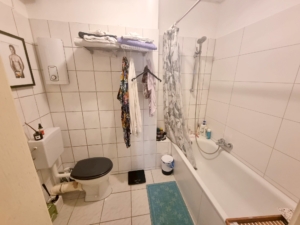VERMIETET! Großzügige, sonnige 2 Zimmerwohnung mit Wohnküche und Balkon – Bornheim Grenze Ostend