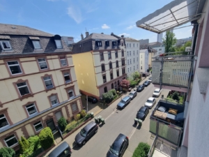 VERMIETET! Großzügige 1-Zimmerwohnung mit extra Wohnküche und Balkon – Top Lage Sachsenhausen