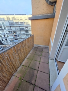 VERMIETET! Mitten im Leben von Sachsenhausen! Sonnige 3 Zimmerwohnung mit 2 Balkonen!