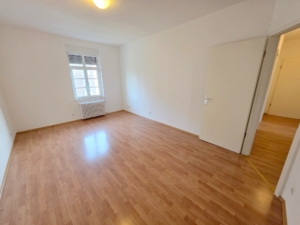 VERMIETET! Mitten im Leben von Sachsenhausen! Sonnige 3 Zimmerwohnung mit 2 Balkonen!
