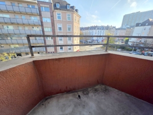 VERMIETET! Mitten im Leben von Sachsenhausen! Sonnige 3 Zimmerwohnung mit 2 Balkonen!