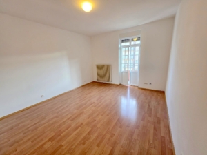 VERMIETET! Mitten im Leben von Sachsenhausen! Sonnige 3 Zimmerwohnung mit 2 Balkonen!