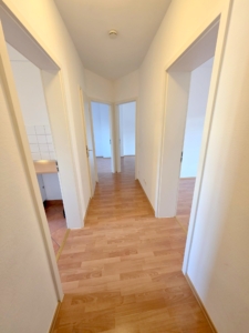 VERMIETET! Mitten im Leben von Sachsenhausen! Sonnige 3 Zimmerwohnung mit 2 Balkonen!