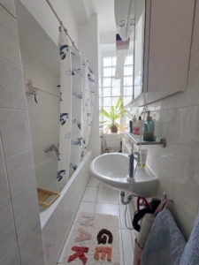 VERMIETET! Topst Lage von Sachsenhausen! Altbaucharme! Gemütliche 2 Zimmerwohnung inkl. Wannenbad