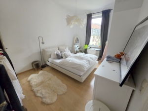 VERMIETET! Topst Lage von Sachsenhausen! Altbaucharme! Gemütliche 2 Zimmerwohnung inkl. Wannenbad