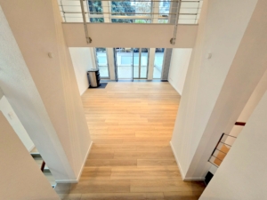 VERMIETET! Ihr neues Zuhause: Schicke+moderne Doppelhaushälfte 5 Zimmer + 3 Bäder + 2 Balkone + 2 x Terrasse + Garten in Frankfurt-Oberrad