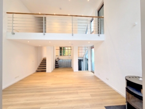 VERMIETET! Ihr neues Zuhause: Schicke+moderne Doppelhaushälfte 5 Zimmer + 3 Bäder + 2 Balkone + 2 x Terrasse + Garten in Frankfurt-Oberrad