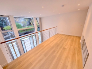 VERMIETET! Ihr neues Zuhause: Schicke+moderne Doppelhaushälfte 5 Zimmer + 3 Bäder + 2 Balkone + 2 x Terrasse + Garten in Frankfurt-Oberrad