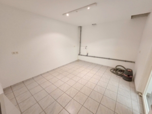 VERMIETET! Ihr neues Zuhause: Schicke+moderne Doppelhaushälfte 5 Zimmer + 3 Bäder + 2 Balkone + 2 x Terrasse + Garten in Frankfurt-Oberrad