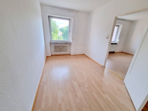 VERMIETET! Gemütliche 3 Zimmerwohnung mit großem Balkon und Wohnküche – direkt gegenüber dem Klinikum OF