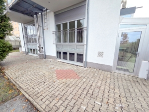 VERMIETET! Ihr neues Zuhause: Schicke+moderne Doppelhaushälfte 5 Zimmer + 3 Bäder + 2 Balkone + 2 x Terrasse + Garten in Frankfurt-Oberrad