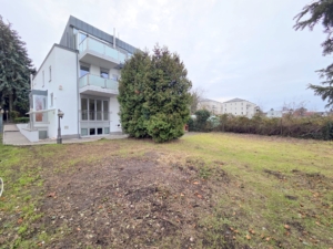 VERMIETET! Ihr neues Zuhause: Schicke+moderne Doppelhaushälfte 5 Zimmer + 3 Bäder + 2 Balkone + 2 x Terrasse + Garten in Frankfurt-Oberrad