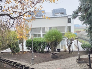 VERMIETET! Ihr neues Zuhause: Schicke+moderne Doppelhaushälfte 5 Zimmer + 3 Bäder + 2 Balkone + 2 x Terrasse + Garten in Frankfurt-Oberrad