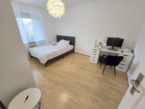 VERMIETET! Gemütliche 3 Zimmerwohnung mit großem Balkon und Wohnküche – direkt gegenüber dem Klinikum OF