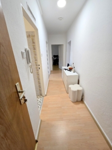 VERMIETET! Gemütliche 3 Zimmerwohnung mit großem Balkon und Wohnküche – direkt gegenüber dem Klinikum OF