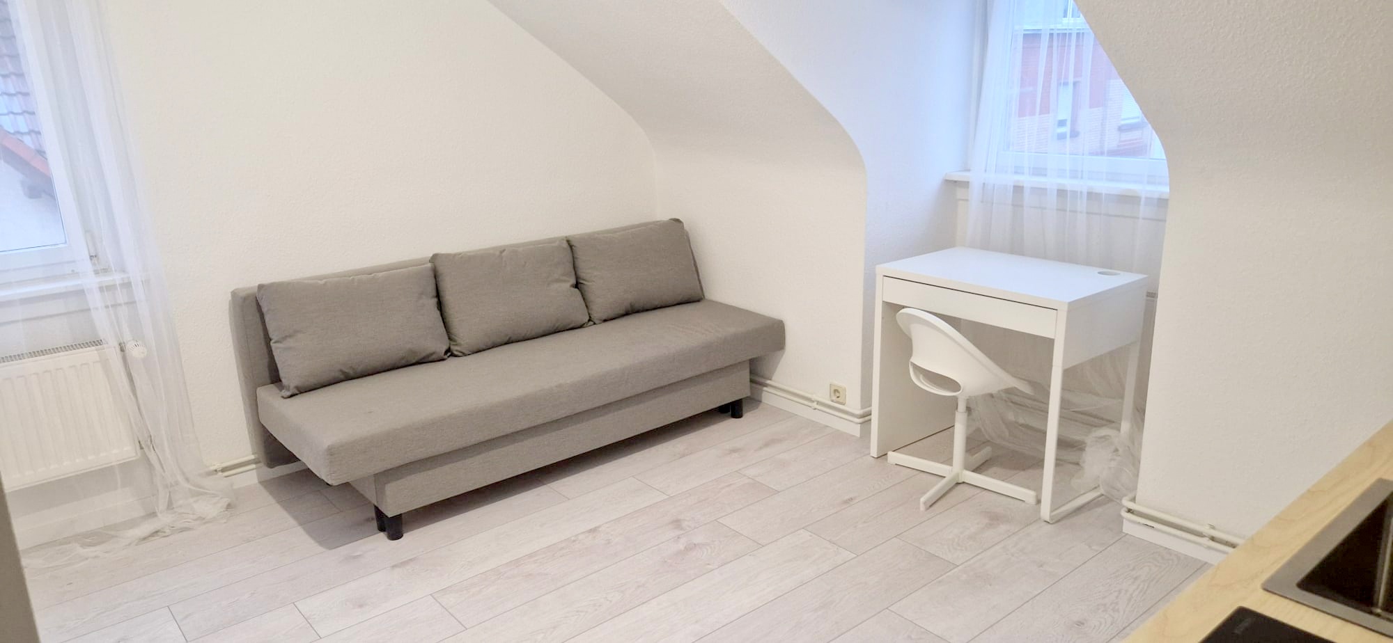 VERMIETET! Frisch renoviert + neu möbliert! Kleines, gemütliches 1 Zimmer Apartment – Frankfurt-Griesheim