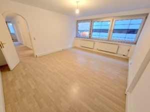 Vermietet! Neu renoviert! 4 Zimmer (für max. 3 Erwachsene) mit offenem Küchenbereich – in zentralster Lage – Fußgängerzone Offenbach
