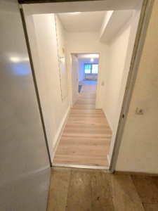 Vermietet! Neu renoviert! 4 Zimmer (für max. 3 Erwachsene) mit offenem Küchenbereich – in zentralster Lage – Fußgängerzone Offenbach