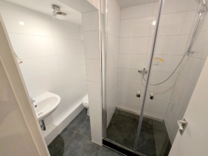 Vermietet! Neu renoviert! 4 Zimmer (für max. 3 Erwachsene) mit offenem Küchenbereich – in zentralster Lage – Fußgängerzone Offenbach