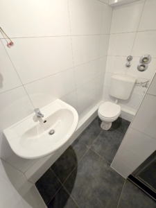 Vermietet! Neu renoviert! 4 Zimmer (für max. 3 Erwachsene) mit offenem Küchenbereich – in zentralster Lage – Fußgängerzone Offenbach