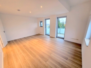 VERMIETET! Ihr neues Zuhause: Schicke+moderne Doppelhaushälfte 5 Zimmer + 3 Bäder + 2 Balkone + 2 x Terrasse + Garten in Frankfurt-Oberrad