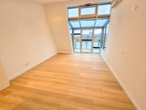 VERMIETET! Ihr neues Zuhause: Schicke+moderne Doppelhaushälfte 5 Zimmer + 3 Bäder + 2 Balkone + 2 x Terrasse + Garten in Frankfurt-Oberrad