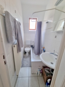 Vermietet! Richtig gemütliche kleine 2 Zimmerwohnung mit Wannenbad – mitten in Bornheim – auf der Berger Str.