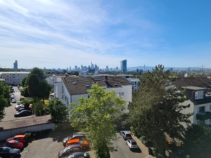 VERMIETET! Penthouse Style mit Panorama + Skylineblick! Sonnige große 2 Zimmerwohnung mit großem Balkon – ruhig in Oberrad