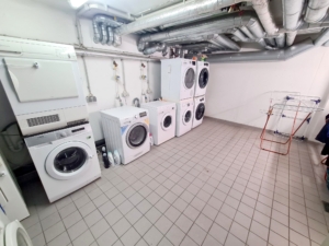 VERMIETET! Top Westend Lage! Großzügige moderne 3- Zimmerwohnung mit 2 Balkonen + Einbauküche + KFZ TG Platz