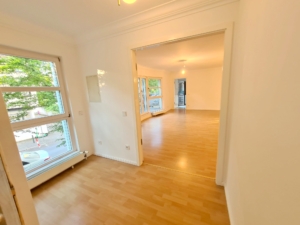 VERMIETET! Top Westend Lage! Großzügige moderne 3- Zimmerwohnung mit 2 Balkonen + Einbauküche + KFZ TG Platz