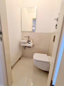 VERMIETET! Top Westend Lage! Großzügige moderne 3- Zimmerwohnung mit 2 Balkonen + Einbauküche + KFZ TG Platz