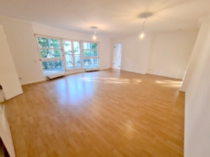 VERMIETET! Top Westend Lage! Großzügige moderne 3- Zimmerwohnung mit 2 Balkonen + Einbauküche + KFZ TG Platz