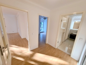VERMIETET! Top Westend Lage! Großzügige moderne 3- Zimmerwohnung mit 2 Balkonen + Einbauküche + KFZ TG Platz