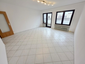 VERMIETET! Penthouse Style mit Panorama + Skylineblick! Sonnige große 2 Zimmerwohnung mit großem Balkon – ruhig in Oberrad