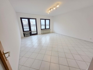 VERMIETET! Penthouse Style mit Panorama + Skylineblick! Sonnige große 2 Zimmerwohnung mit großem Balkon – ruhig in Oberrad