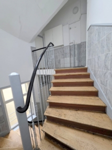 Vermietet! Richtig gemütliche kleine 2 Zimmerwohnung mit Wannenbad – mitten in Bornheim – auf der Berger Str.