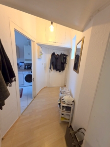 Vermietet! Richtig gemütliche kleine 2 Zimmerwohnung mit Wannenbad – mitten in Bornheim – auf der Berger Str.