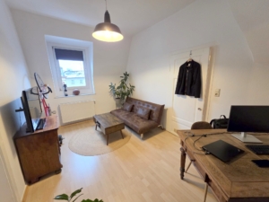Vermietet! Richtig gemütliche kleine 2 Zimmerwohnung mit Wannenbad – mitten in Bornheim – auf der Berger Str.