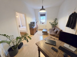 Vermietet! Richtig gemütliche kleine 2 Zimmerwohnung mit Wannenbad – mitten in Bornheim – auf der Berger Str.