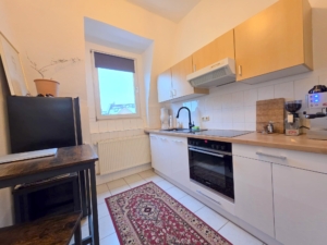 Vermietet! Richtig gemütliche kleine 2 Zimmerwohnung mit Wannenbad – mitten in Bornheim – auf der Berger Str.