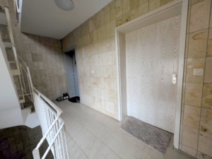VERMIETET! Komplett renoviert in 2023! Große 3 Zimmerwohnung mit 2 Bädern + Balkon und inkl. Gartennutzung – Niederrad