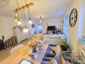 VERMIETET! Komplett renoviert in 2023! Große 3 Zimmerwohnung mit 2 Bädern + Balkon und inkl. Gartennutzung – Niederrad