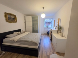 VERMIETET! Komplett renoviert in 2023! Große 3 Zimmerwohnung mit 2 Bädern + Balkon und inkl. Gartennutzung – Niederrad