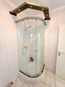 VERMIETET! Sehr großzügiges sonniges 1-Zimmer Studio mit Einbauküche in Top Lage von Neu Isenburg-Zeppelinheim