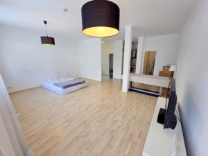 VERMIETET! Sehr großzügiges sonniges 1-Zimmer Studio mit Einbauküche in Top Lage von Neu Isenburg-Zeppelinheim