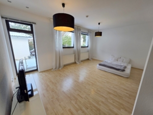 VERMIETET! Sehr großzügiges sonniges 1-Zimmer Studio mit Einbauküche in Top Lage von Neu Isenburg-Zeppelinheim